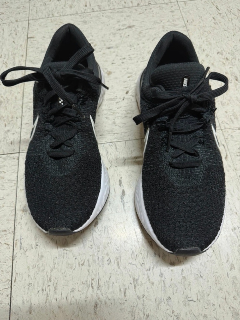 Nike Flyknit shoes size 8.5